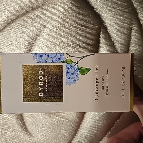 BYROE NY HYDRANGEA TEA INTENSIVE CARE SERUM - Picture 1 of 4